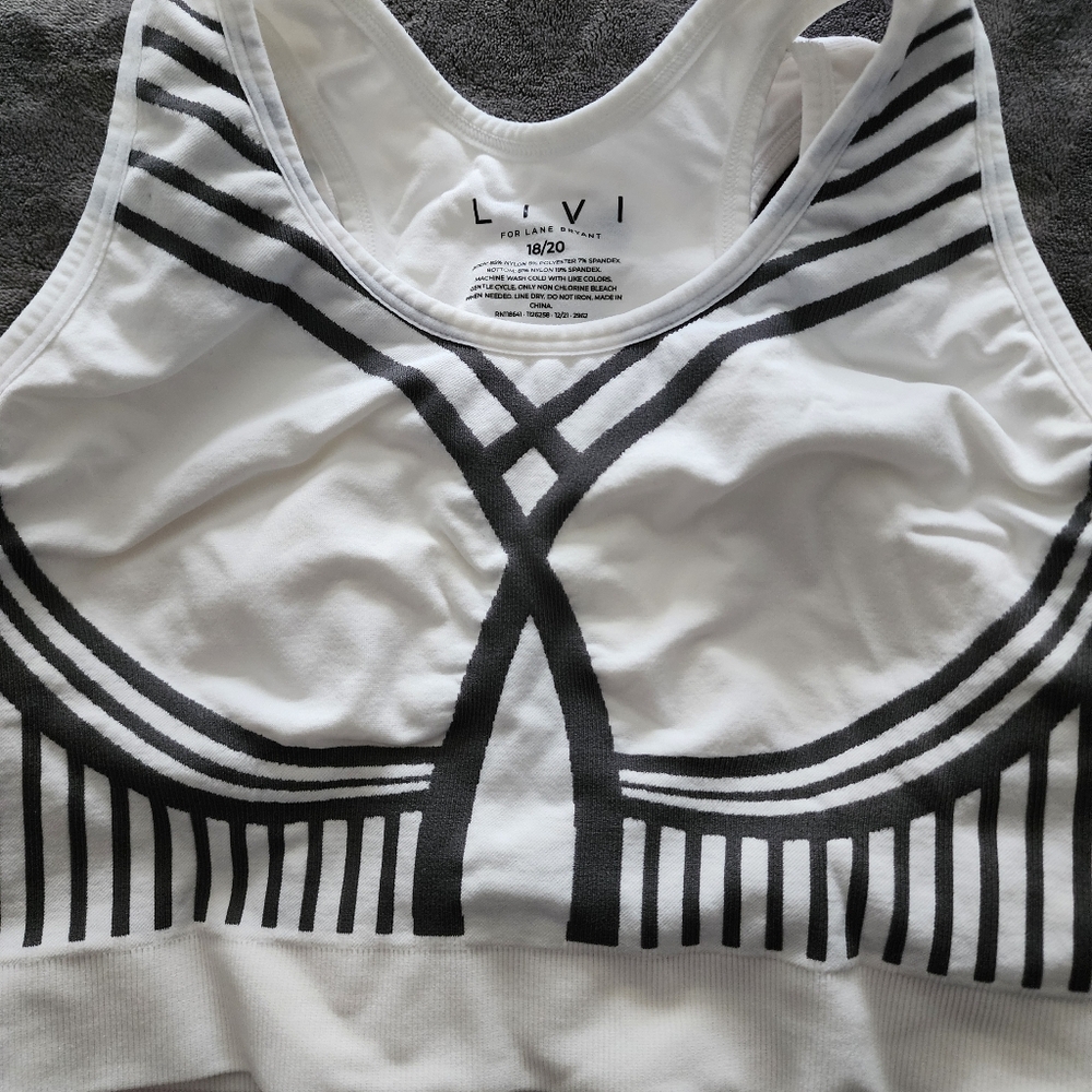 Livi bras (2 of them) size 18/20